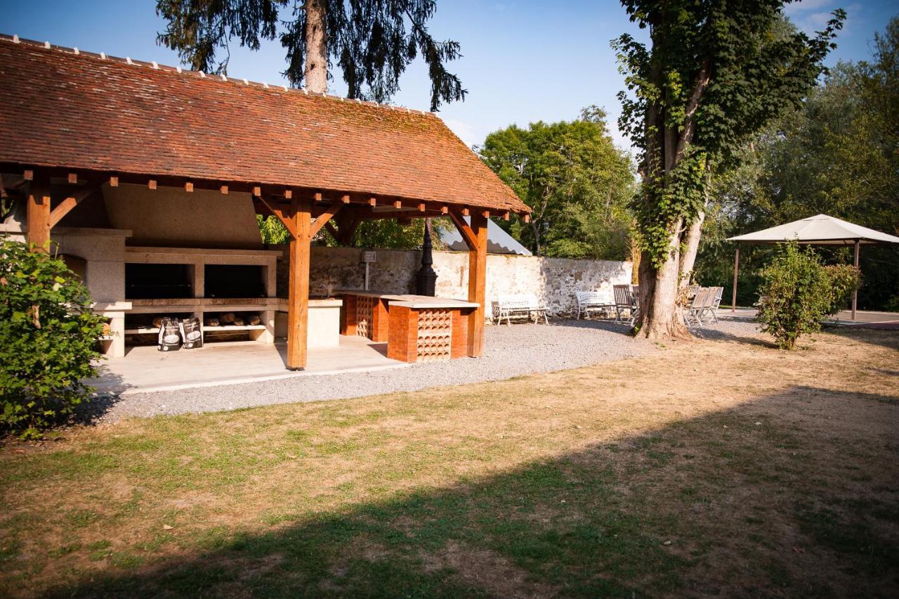 Le Moulin De Pommeuse Bed & Breakfast ภายนอก รูปภาพ