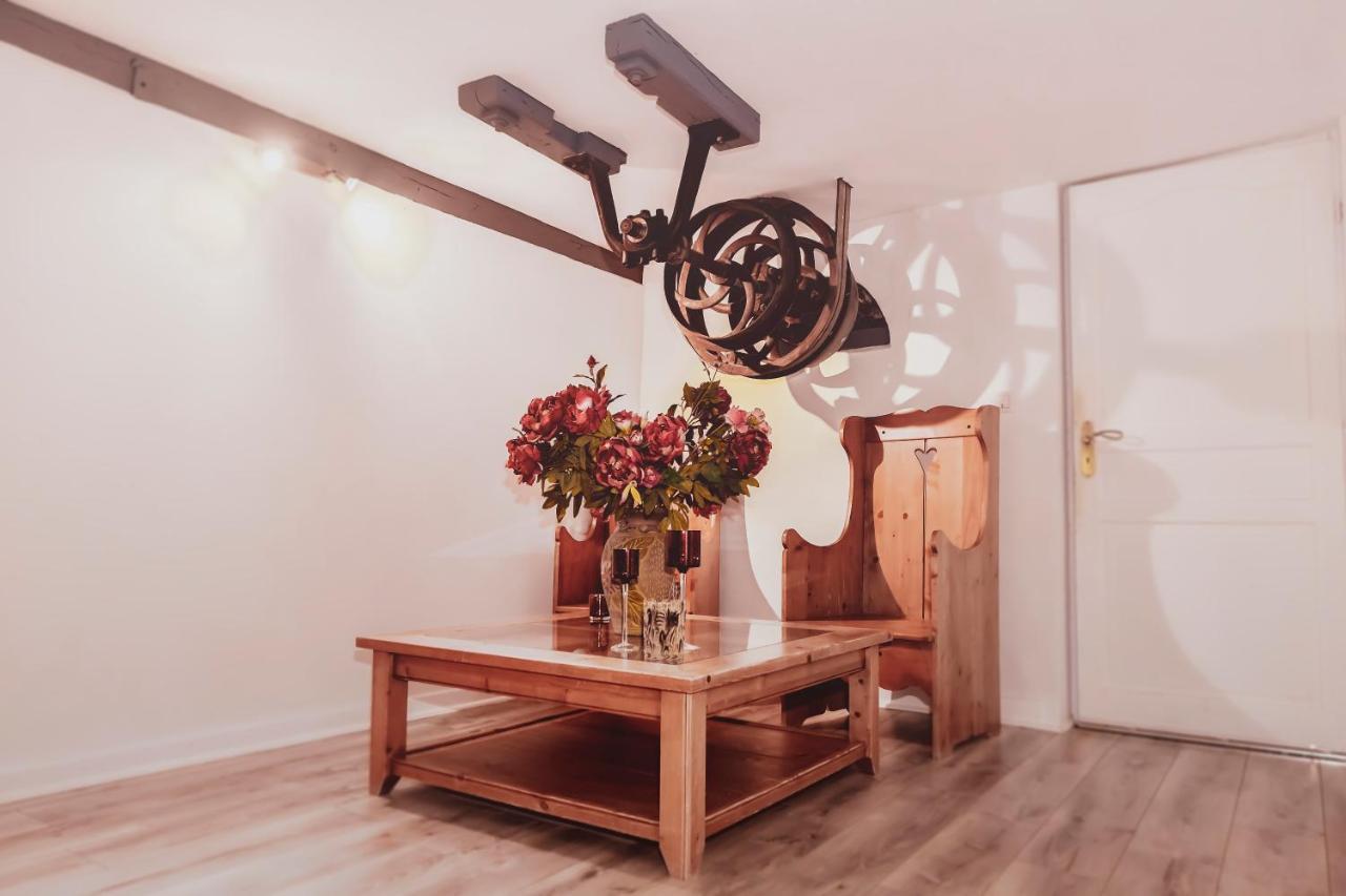 Le Moulin De Pommeuse Bed & Breakfast ภายนอก รูปภาพ